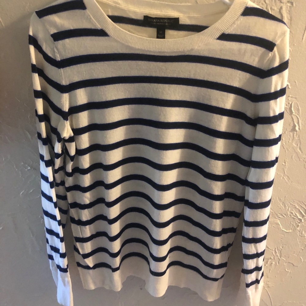 Banana Republic 100% merino wool sweater